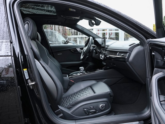 Audi RS4 Avant Quattro