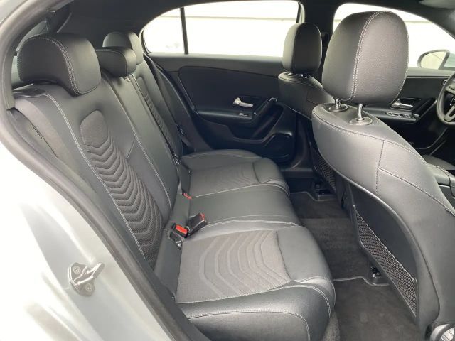 Mercedes-Benz A 200 Business Line