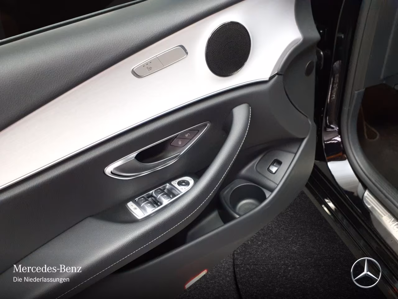 Mercedes-Benz E 220 AVANTGARDE E 220 d Sedan