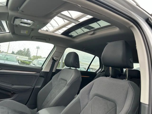 Volkswagen Golf 1.5 eTSI DSG