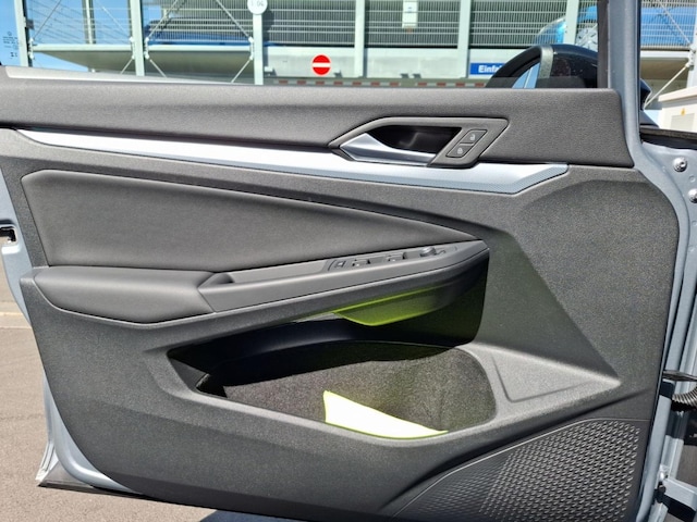 Volkswagen Golf Life Variant