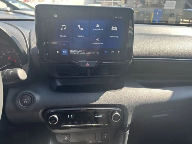 Toyota Yaris Business Hybride Play