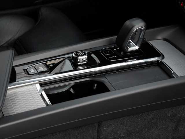 Volvo XC60 AWD Dark Plus