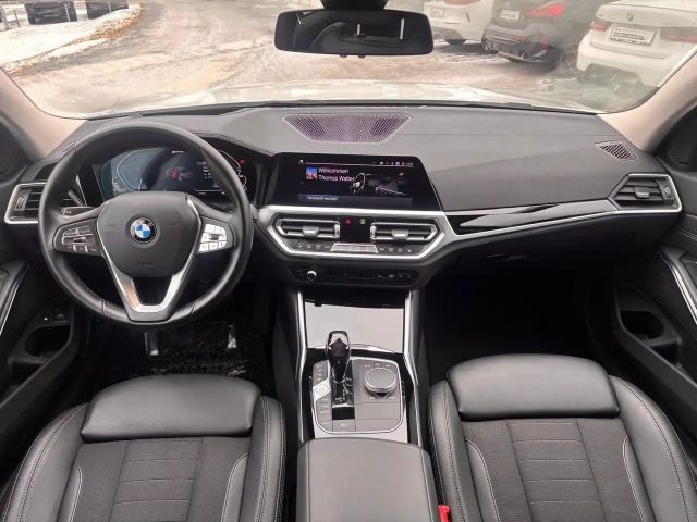BMW 330 330e Sedan Sport Line