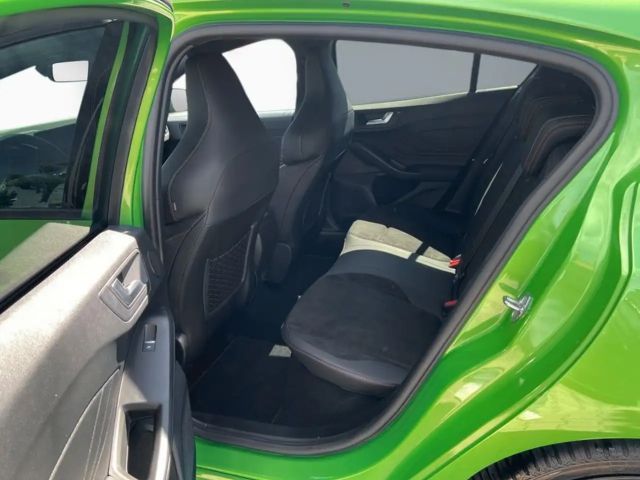 Ford Focus EcoBoost ST Line