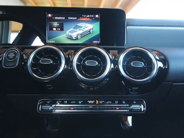 Mercedes-Benz A 250 A 250 e