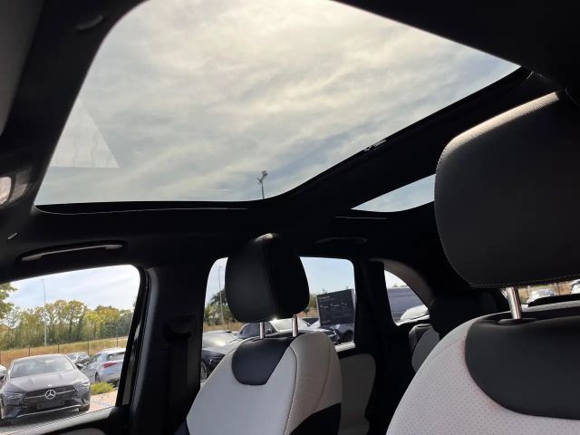 Mercedes-Benz B 220 AMG Line B 220 d