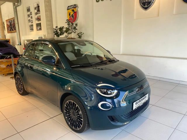 Fiat 500e La Prima