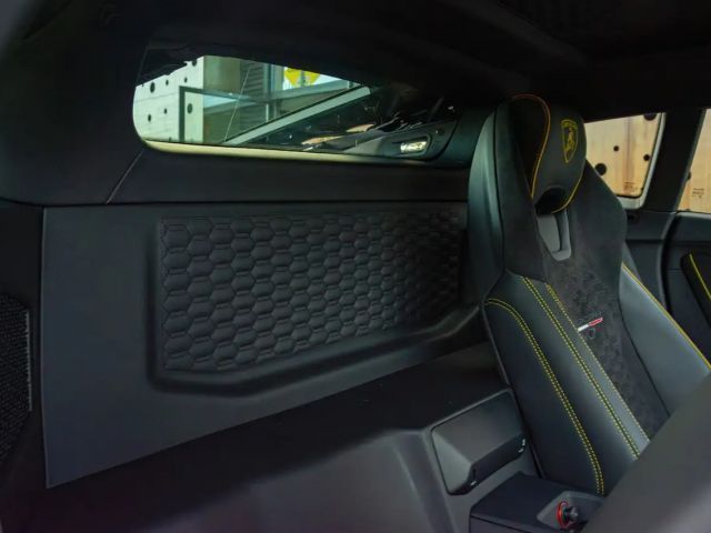 Lamborghini Huracan AWD EVO