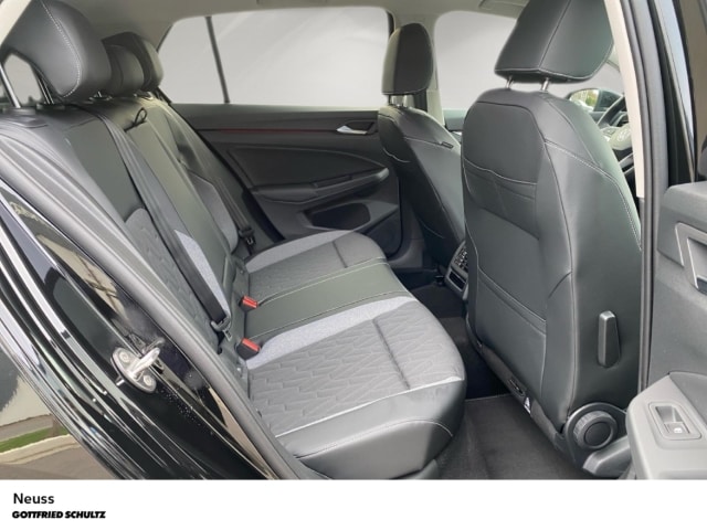 Volkswagen Golf 1.5 eTSI DSG