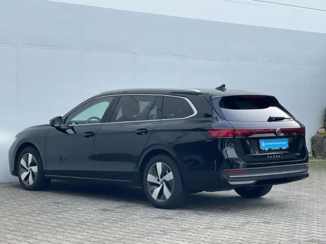 Volkswagen Passat 1.5 eTSI Business DSG