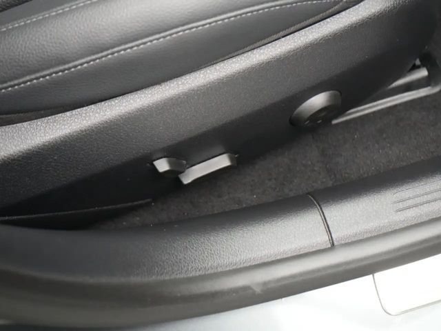 Mercedes-Benz C 200 VIRT LEDER PANO SHZ PTS KAM NAVI