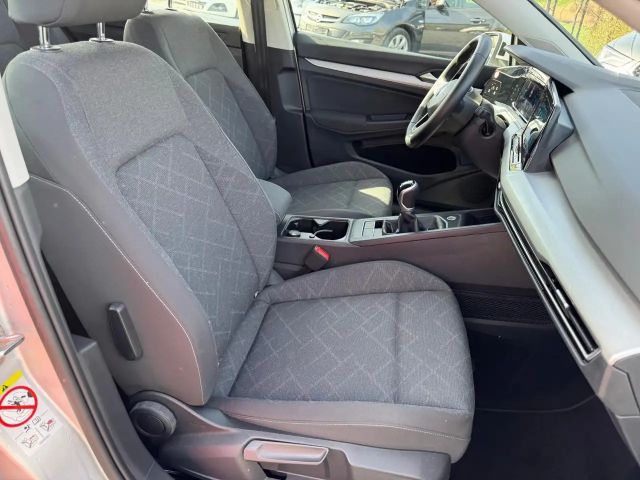 Volkswagen Golf 1.5 TSI Golf VIII IQ.Drive Life