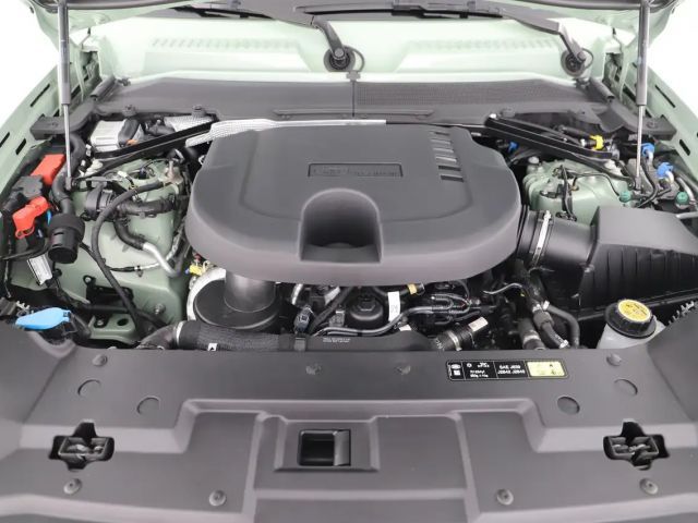 Land Rover Defender 90 AWD D300