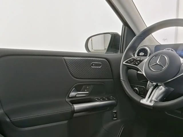 Mercedes-Benz B 200 Progressive Sedan