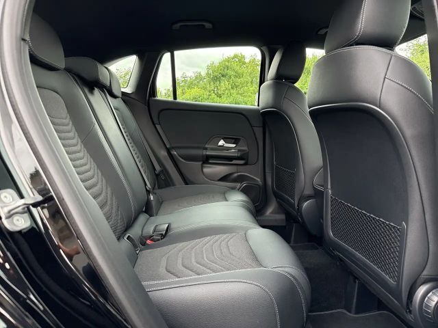 Mercedes-Benz GLA 200 PTS Cam Navi Wide LED SHZ EASY-PACK