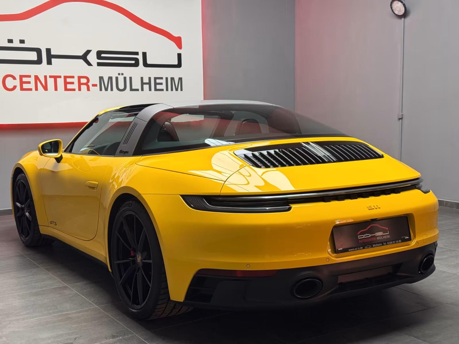 Porsche 911 4 Cabriolet GTS Targa