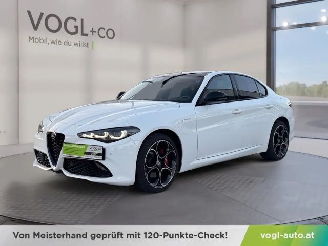 Alfa Romeo Giulia AT8 Q4