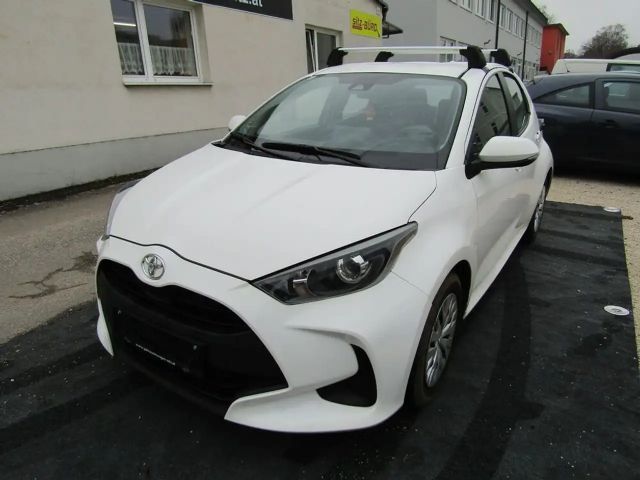 Toyota Yaris Active