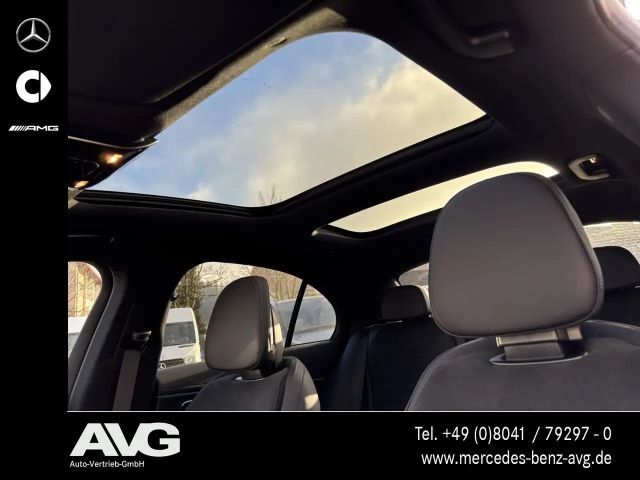 Mercedes-Benz E 220 AMG Line E 220 d Sedan