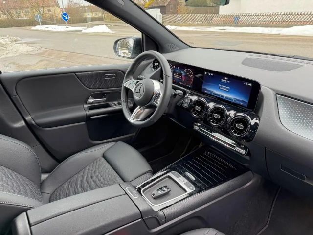 Mercedes-Benz B 180 EntryAdvance AHK Kamera WinterP+M&S16" LED