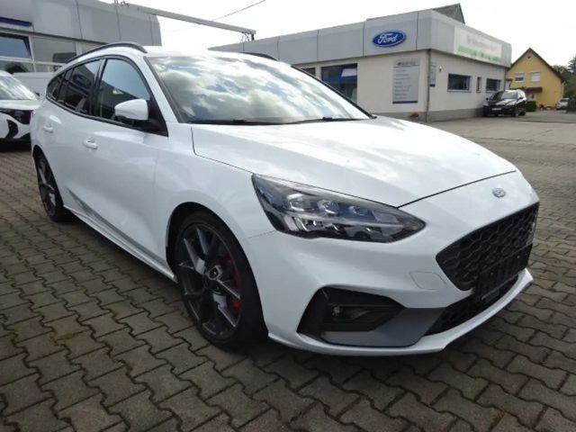 Ford Focus ST Line