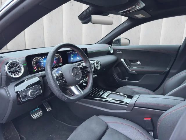 Mercedes-Benz CLA 200 AMG Line Coupé