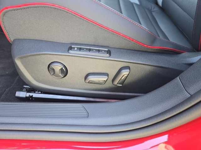 Volkswagen Golf 2.0 TSI GTI IQ.Drive