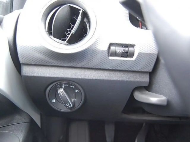 Volkswagen up! Active