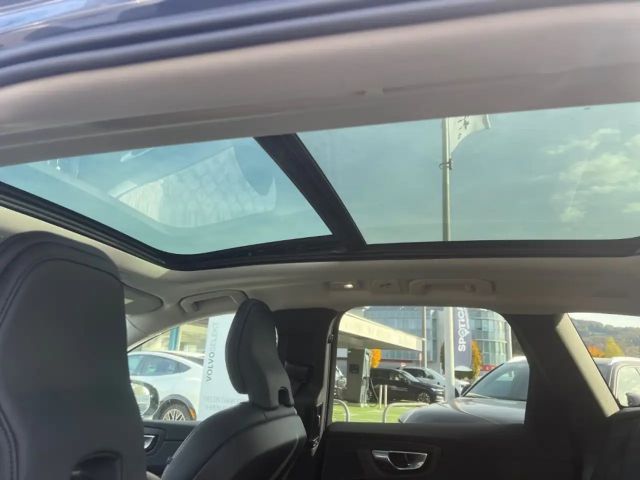 Volvo XC60 AWD Dark Plus T6