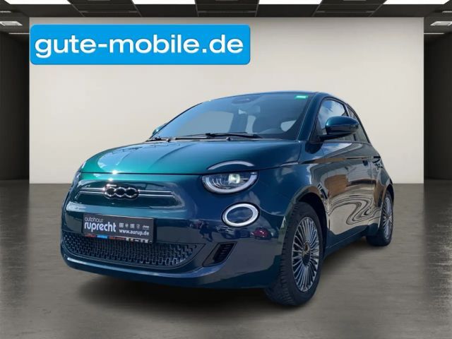Fiat 500e Action