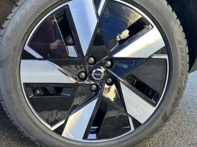 Volvo EX40 Plus Twin motor