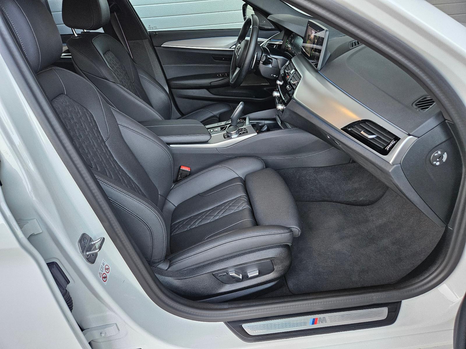 BMW 545 545e M-Sport Sedan xDrive