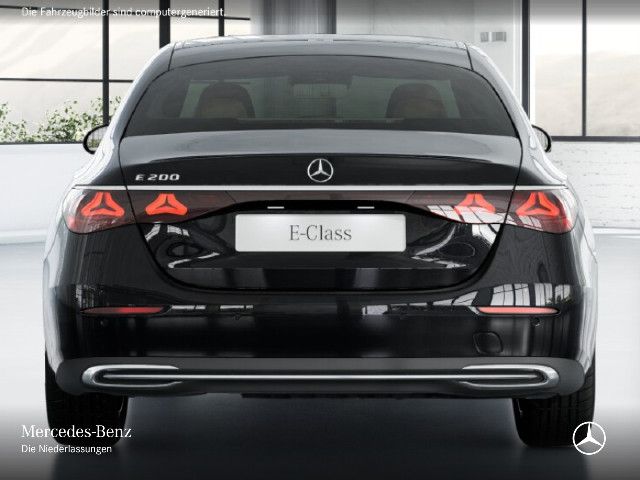 Mercedes-Benz E 200 Sedan