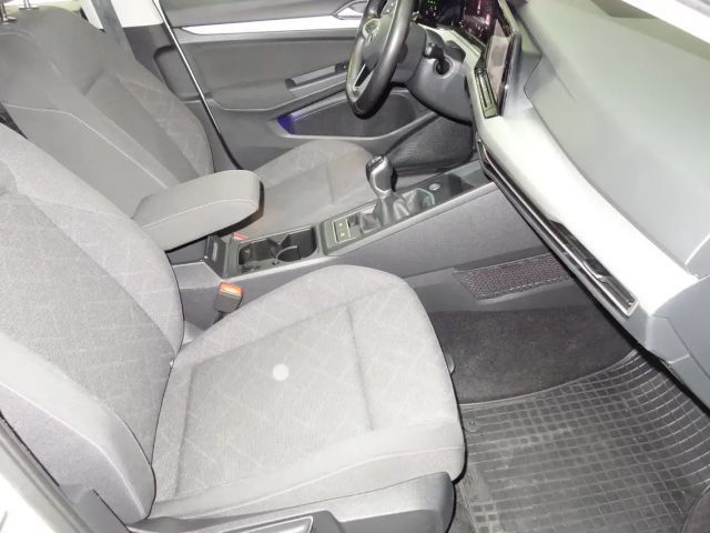 Volkswagen Golf Life Variant