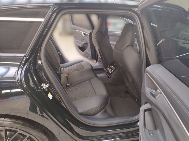 Audi A6 Avant Quattro S-Tronic