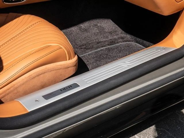 Aston Martin DB11 V8