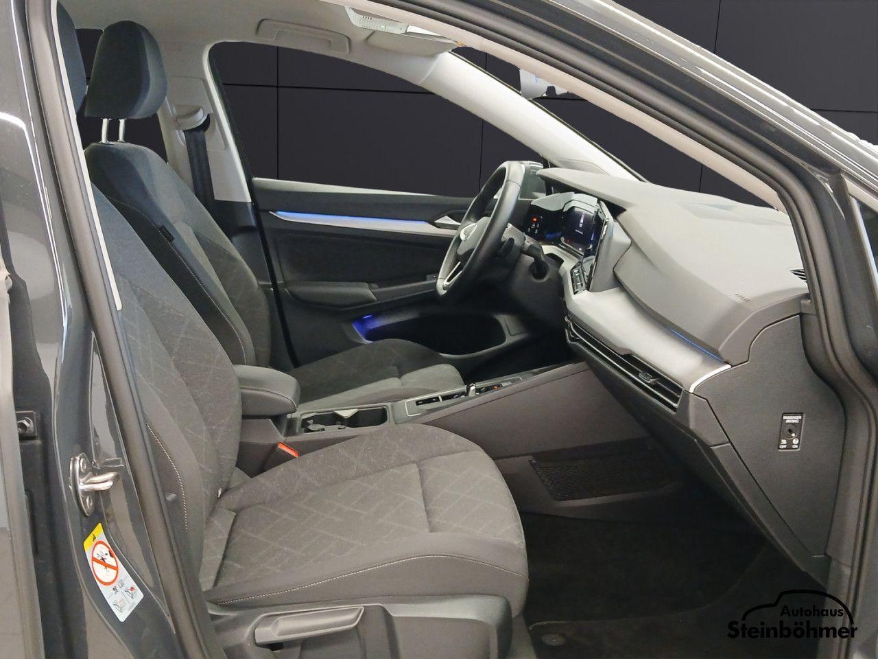 Volkswagen Golf 1.5 eTSI DSG Life Variant