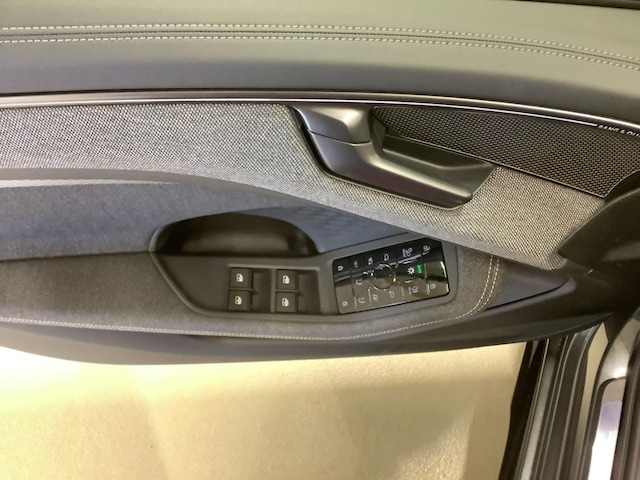 Audi A6 Avant Quattro S-Tronic