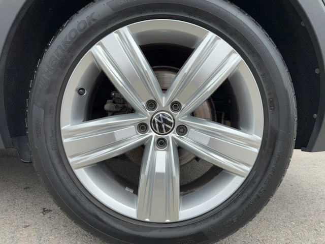 Volkswagen Tiguan Tiguan 2.0 TDI DSG "UNITED" ab 3,99% ACC Einpark. LED Navi Standh. Lane Ass.