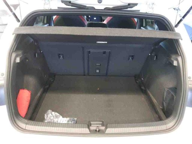 Volkswagen Golf Pano AHK RearView HUD Sitzh HK ACC