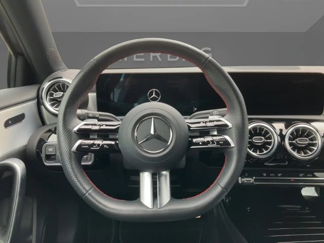 Mercedes-Benz A 180 AMG Line