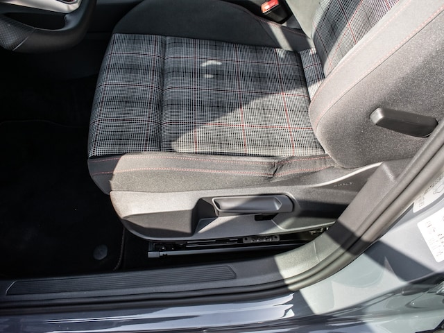 Volkswagen Golf 2.0 TSI