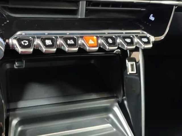 Peugeot E-2008 Allure Pack