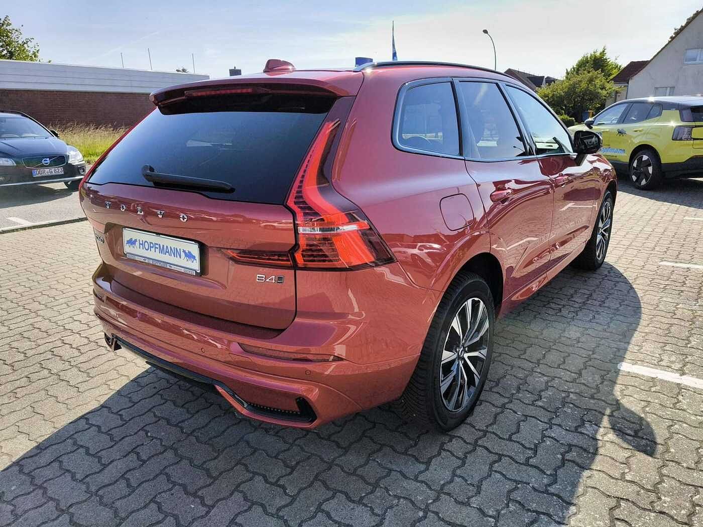 Volvo XC60 AWD Dark Plus
