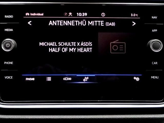 Volkswagen T-Roc UNITED NAVI+PP+KLIMAAUTO+17"+ALARM