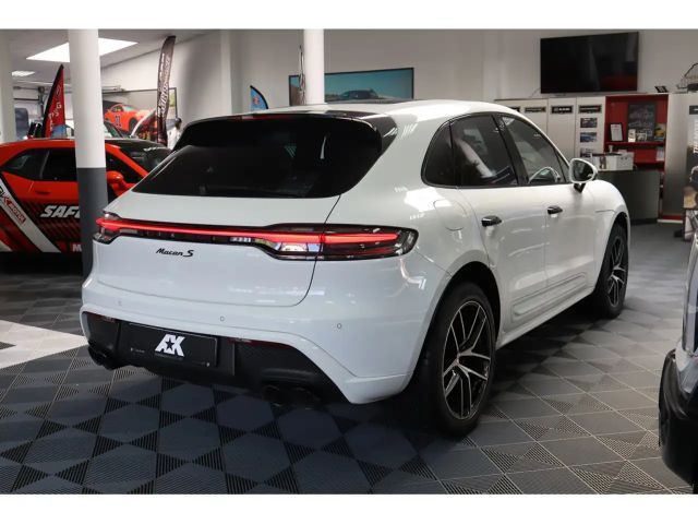Porsche Macan S