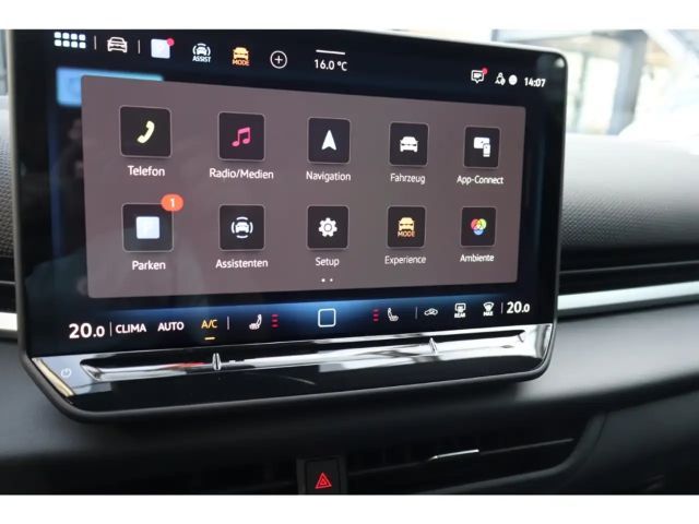 Volkswagen T-Roc 1.5 eTSI IQ.Drive R-Line Style