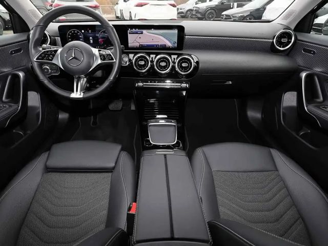 Mercedes-Benz A 180 Hatchback