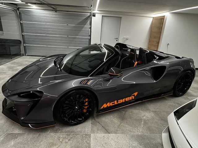 McLaren Artura Spider